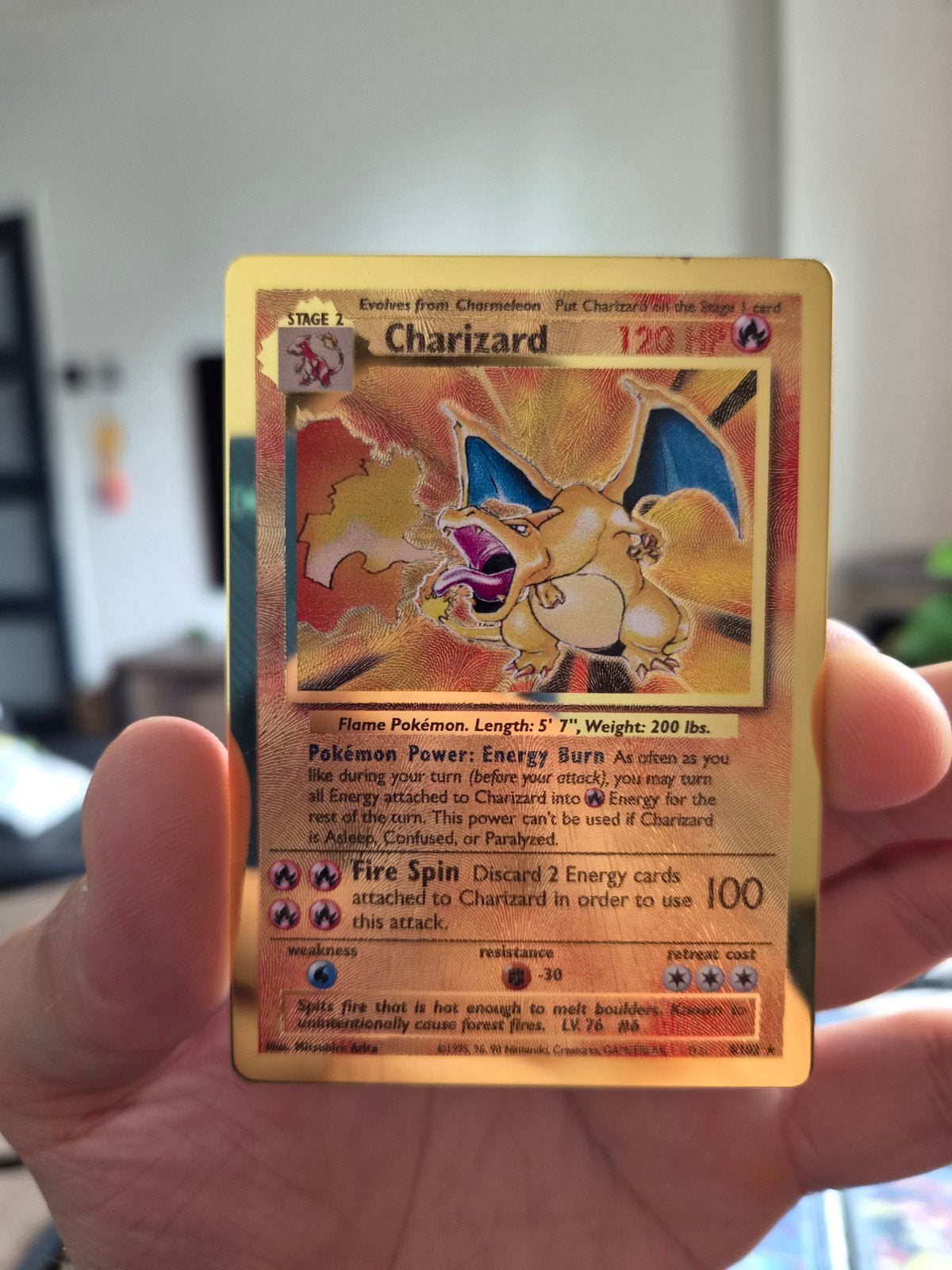 Gouden metal Charizard Pokémon Kaart, Hobby en Vrije tijd, Verzamelkaartspellen | Pokémon, Ophalen of Verzenden, Zo goed als nieuw