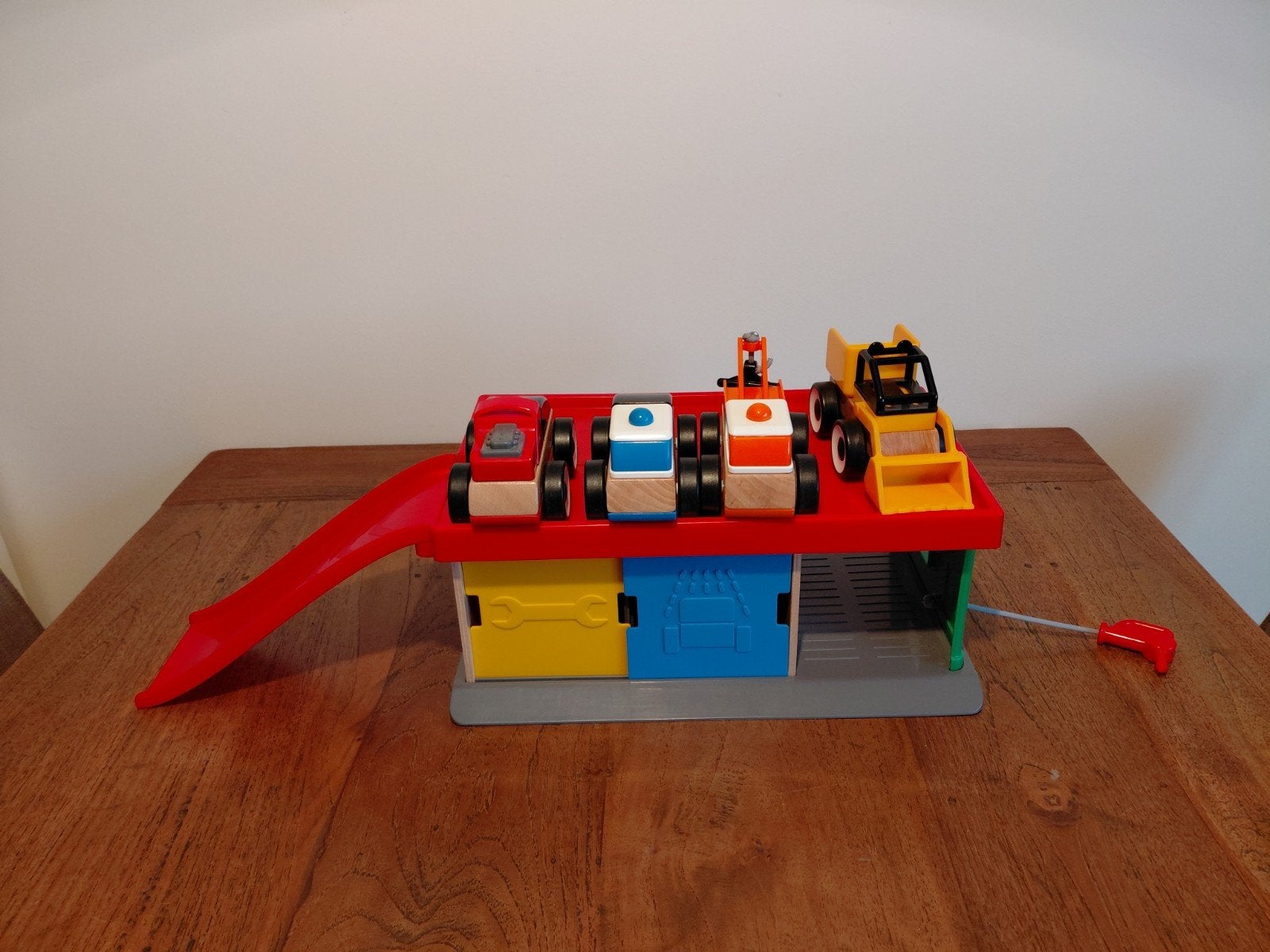 IKEA lillabo garage met 4 auto's, Ophalen of Verzenden, Zo goed als nieuw