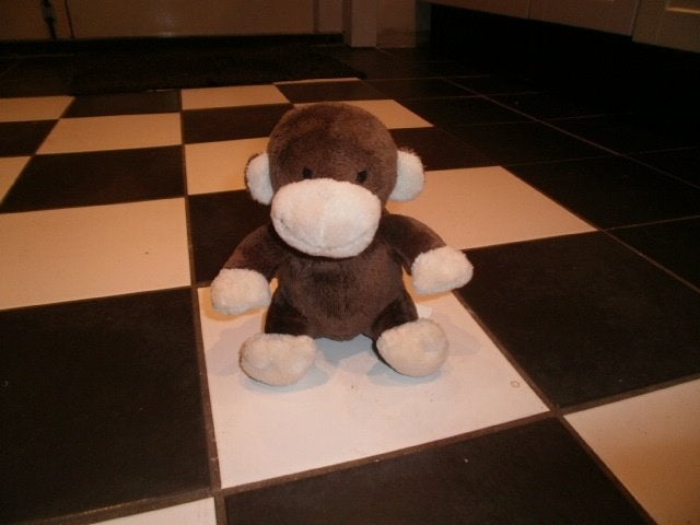 natalis Menzis aap bruin/lichtbruin 20 cm van zachte velours, Ophalen of Verzenden, Zo goed als nieuw, Middelgroot (20 tot 80 cm)