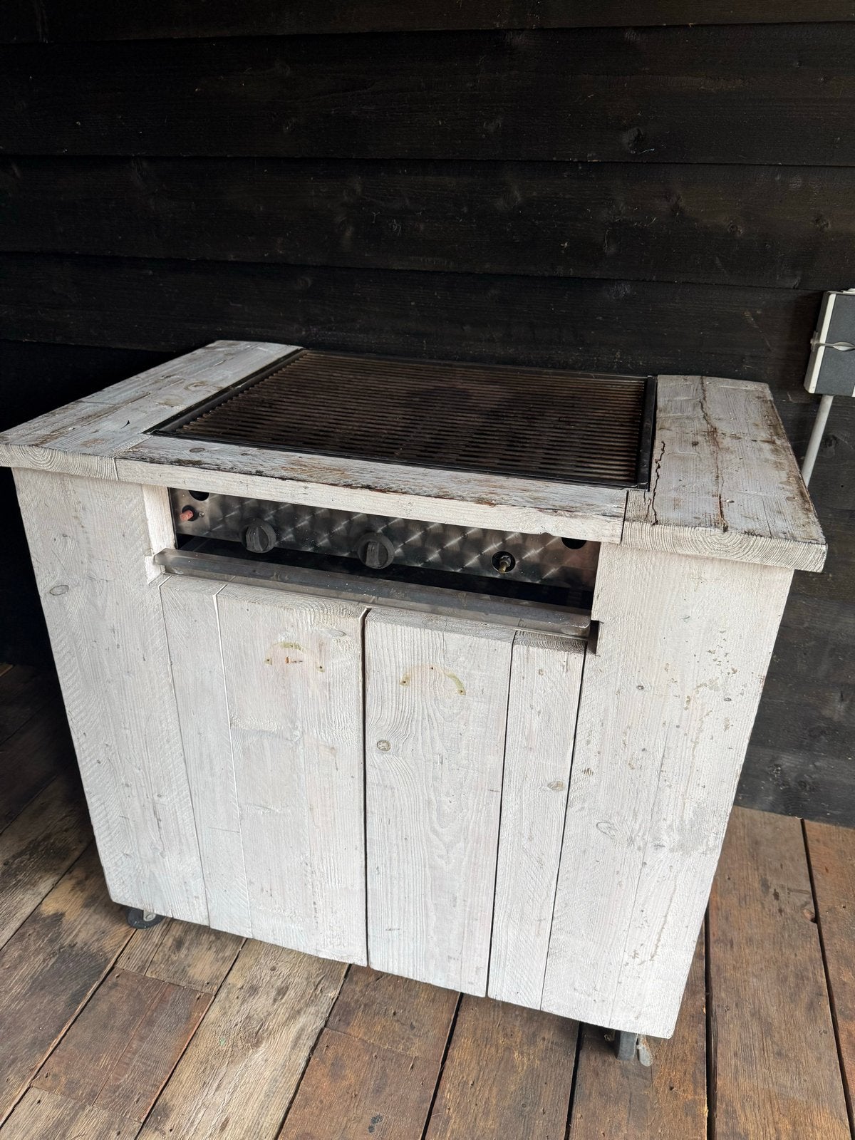buitenkeuken met slagers gasbarbecue op wielen, Tuin en Terras, Gasbarbecues, Ophalen of Verzenden, Gebruikt