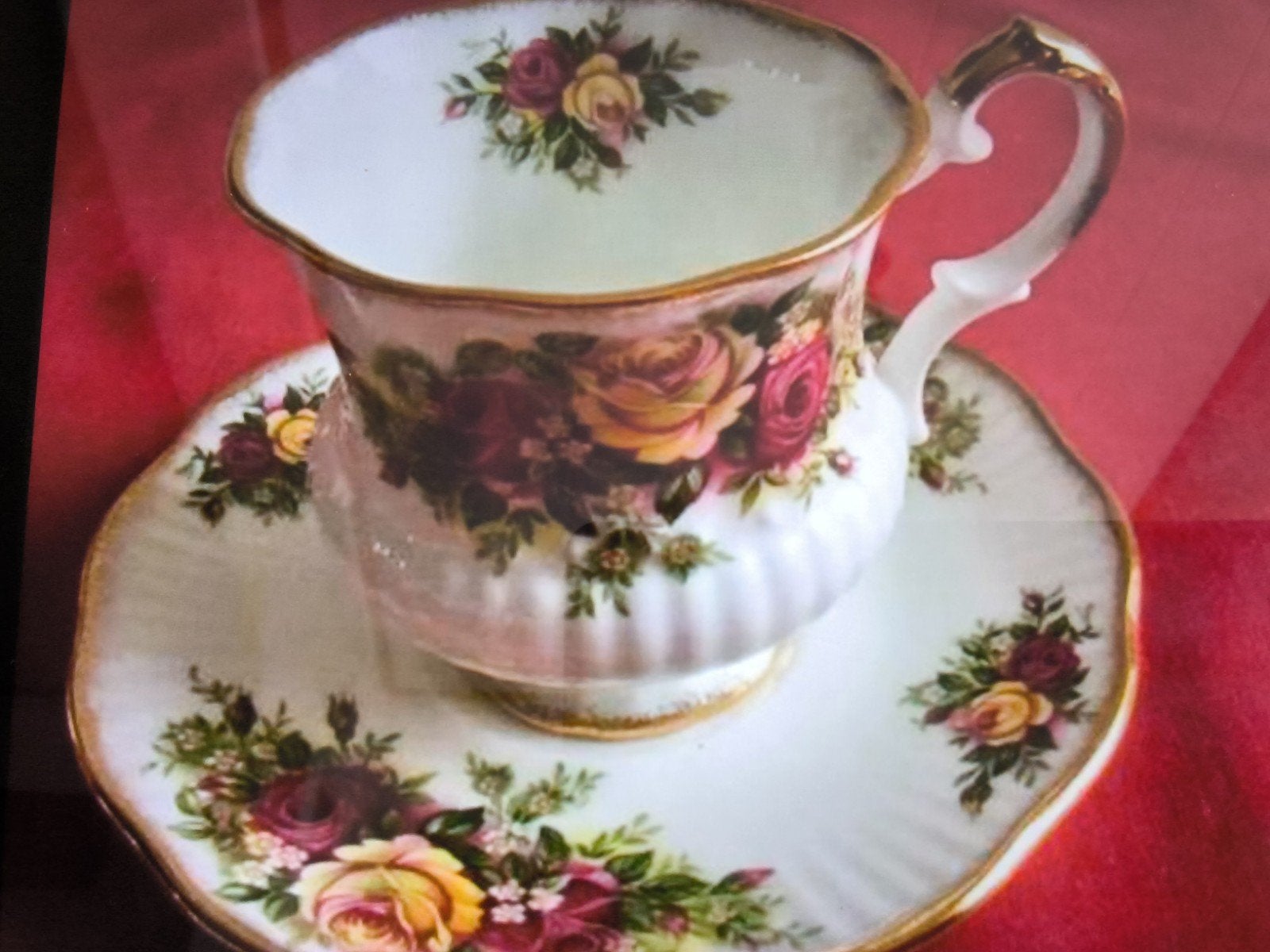Elizabethan Fijne Bone China Kop en Schotel - Rozenpatroon, Antiek en Kunst, Ophalen of Verzenden