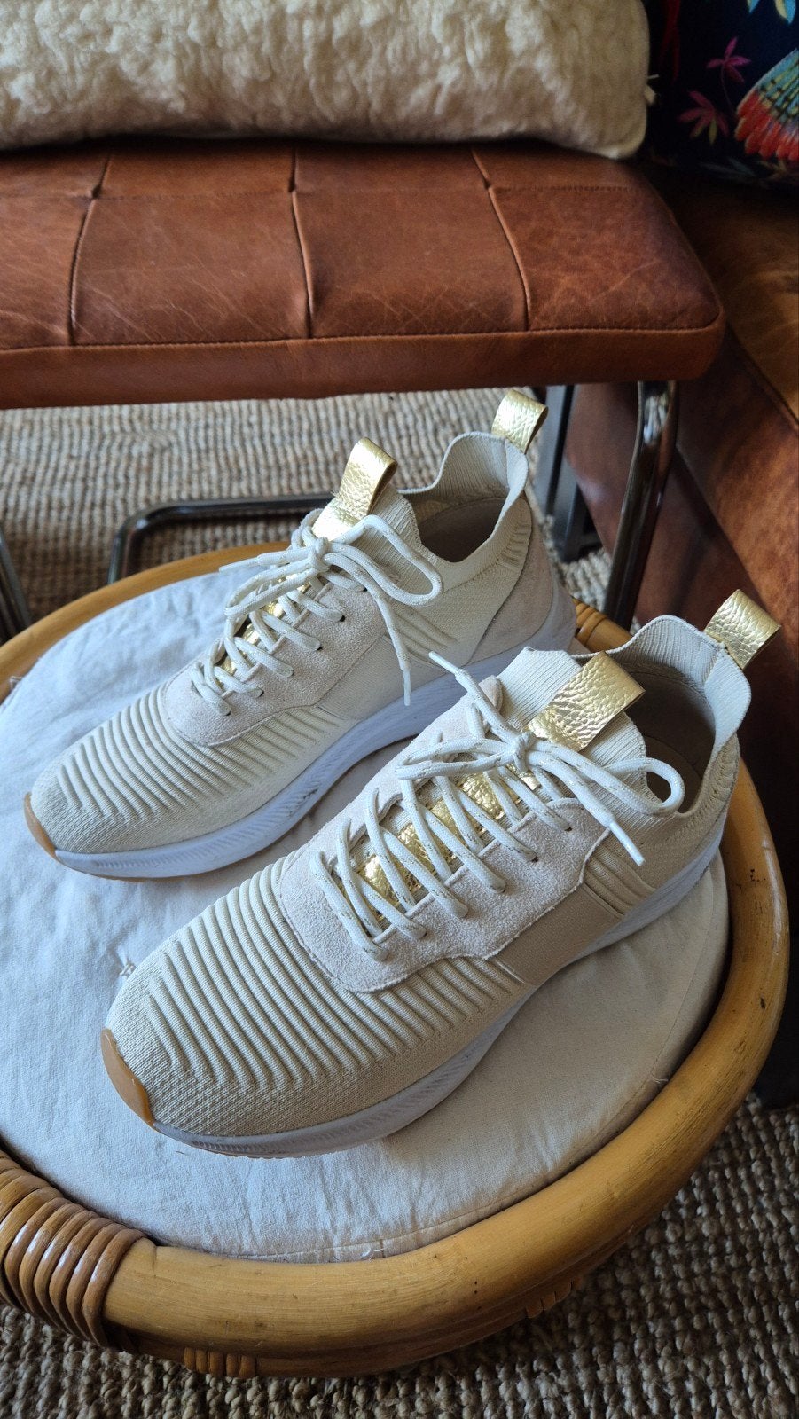 Posh sneakers hele mooie staat mt 41 creme goud, Kleding | Dames, Schoenen, Beige, Ophalen of Verzenden, Posh, Sneakers of Gympen