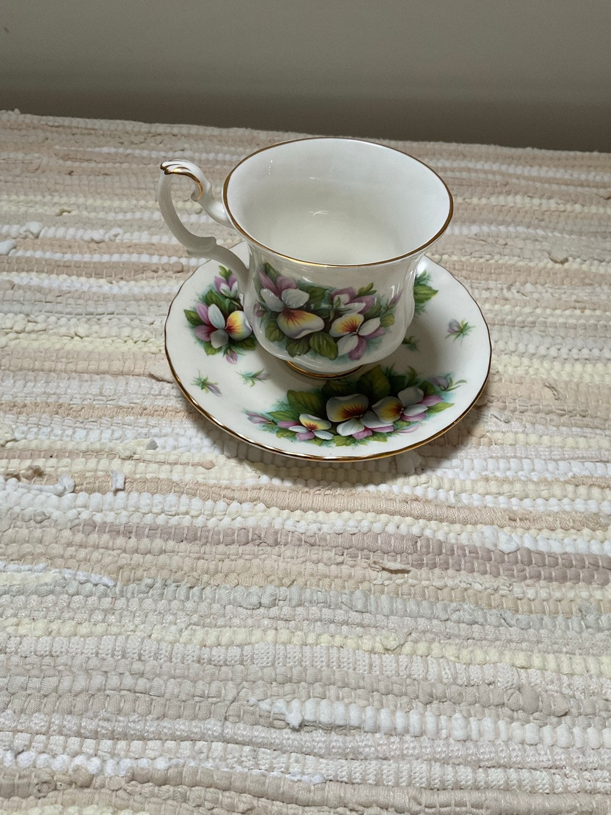 Prachtige Bone China Kop en Schotel - Golden Crown, Ophalen of Verzenden