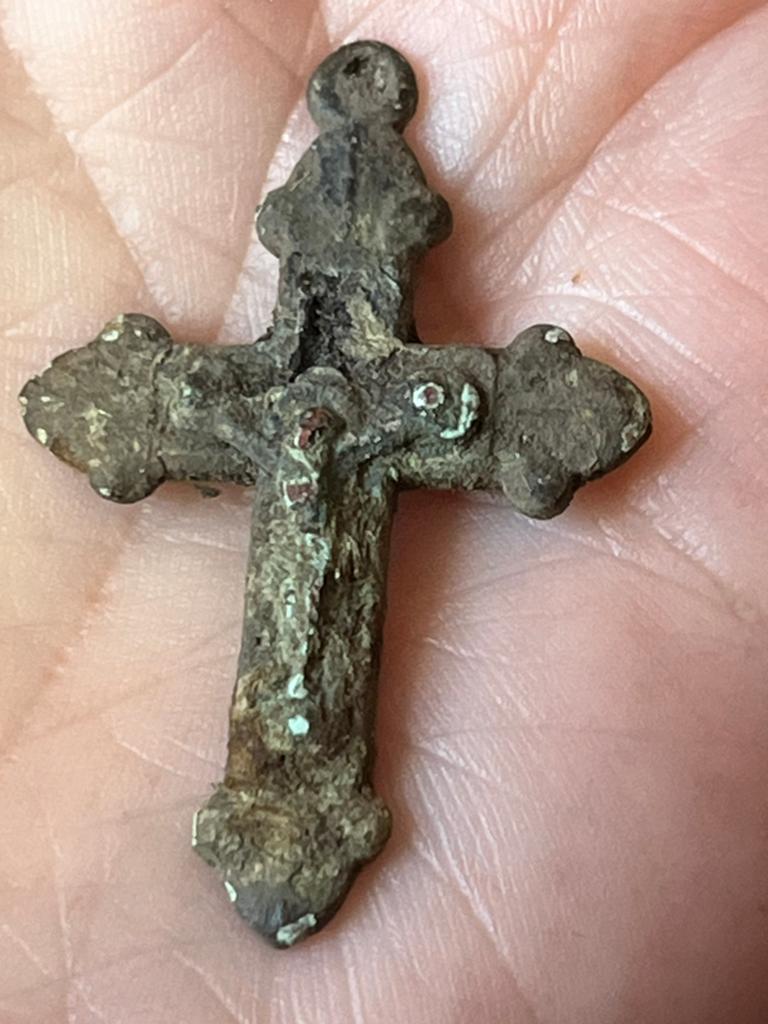Bodemvondst…Antiek Bronzen Kruisje - Middeleeuws?, Ophalen of Verzenden