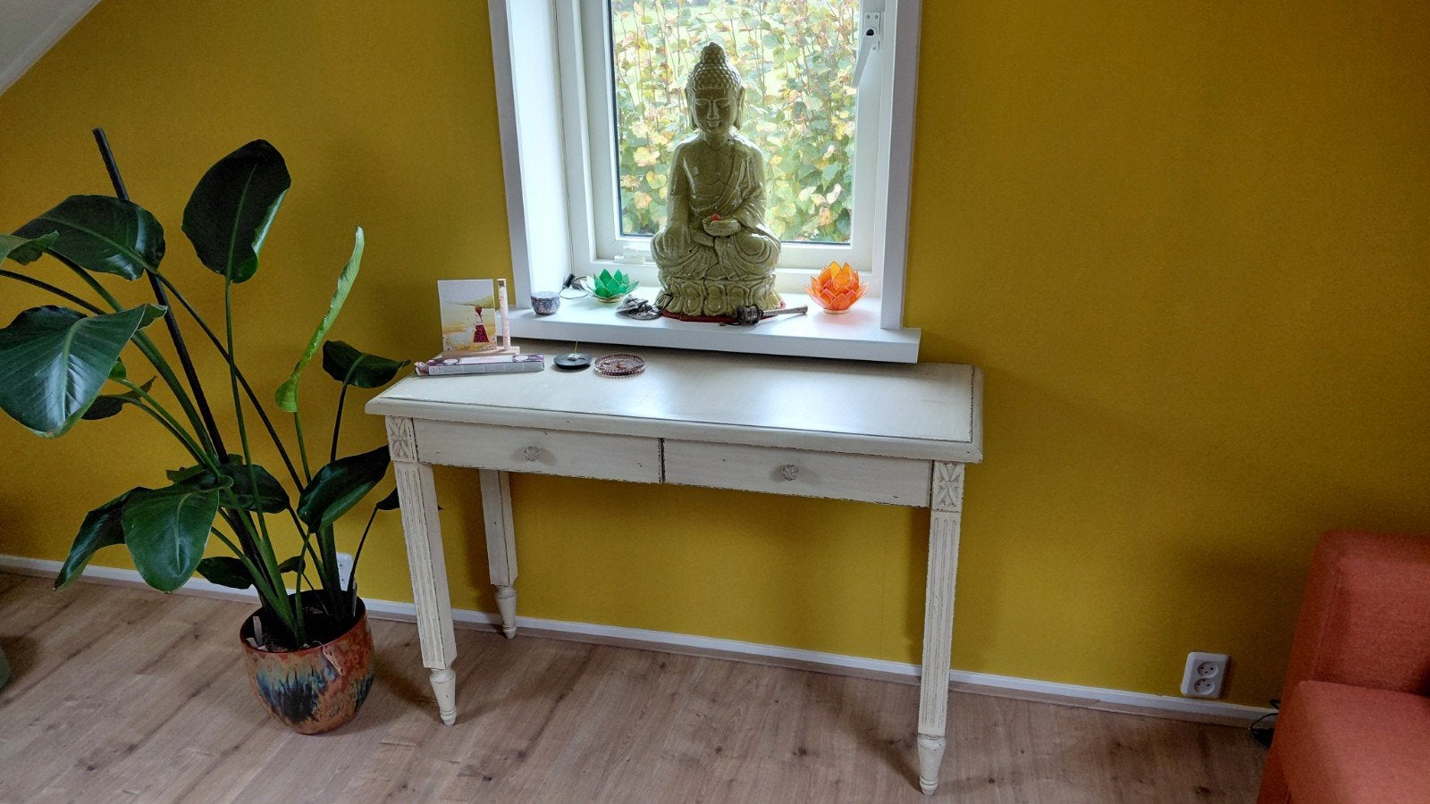 Vintage ogende sidetable, Ophalen, 100 tot 150 cm, Zo goed als nieuw, 25 tot 50 cm