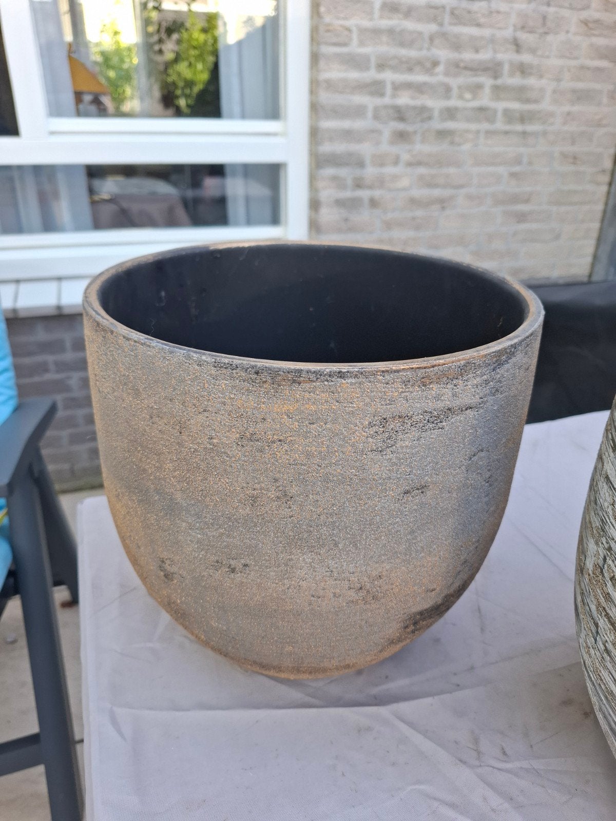 Decoratieve bloempot met mandpatroon - 34x31cm, Tuin en Terras, Overige materialen, Rond, Zo goed als nieuw, Minder dan 40 cm