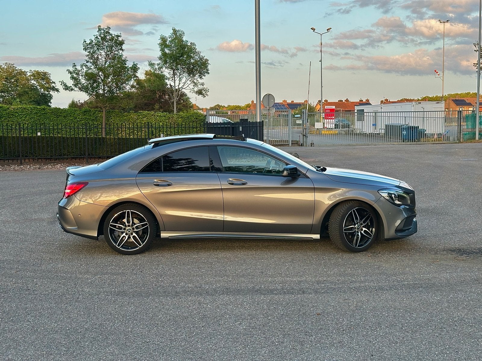 Mercedes-Benz CLA 180, Auto's, 4 cilinders, 715 kg, 122 pk, Sedan