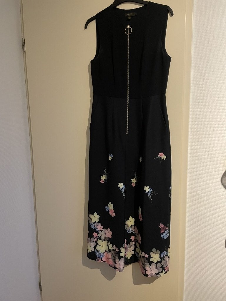 Zwart bloem jumpsuit Ted Baker, Maat 38/40 (M), Zwart, Nieuw, Ophalen of Verzenden