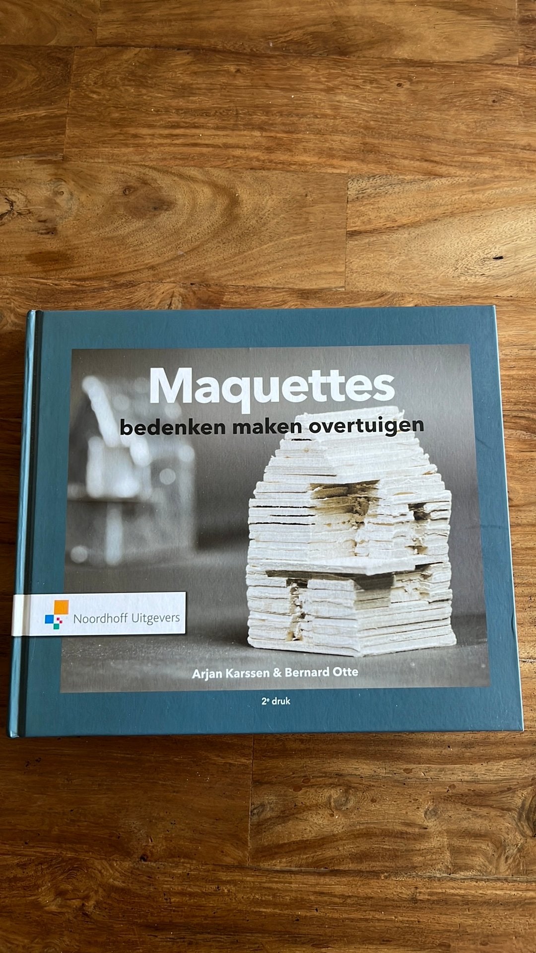 Boek, zo goed als nieuw Arjan Karssen - Maquettes, Ophalen of Verzenden, Bouwkunde, Arjan Karssen; Bernhard Otte, Zo goed als nieuw