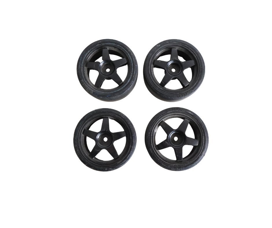 4x Tamiya banden met velg 1/10 rc auto