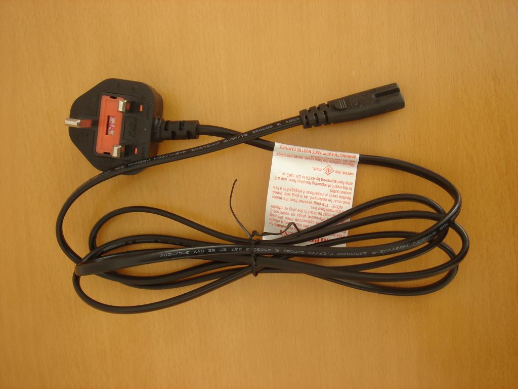 Apparaatsnoer C7 Engeland 2 mtr. , Doe-het-zelf en Verbouw, Elektra en Kabels, Ophalen of Verzenden, Zo goed als nieuw, Kabel of Snoer