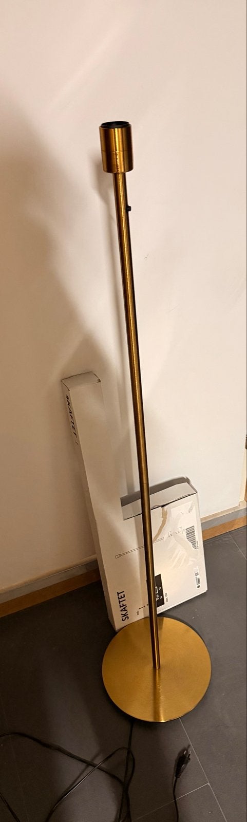 IKEA SKAFTET Vloerlamp Goud - Ongebruikt, Ophalen, 100 tot 150 cm, Nieuw, E27 (groot)