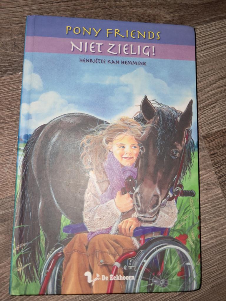 Boek :Pony Friends 4: Niet Zielig! - Henriëtte Kan Hemmink, Ophalen, Gelezen, Henriëtte Kan Hemmink, Fictie