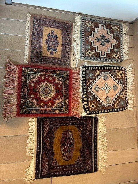 5 tapijtjes, deels jaren '70 handgeknoopt, Ophalen, Minder dan 50 cm, Gebruikt, Minder dan 50 cm