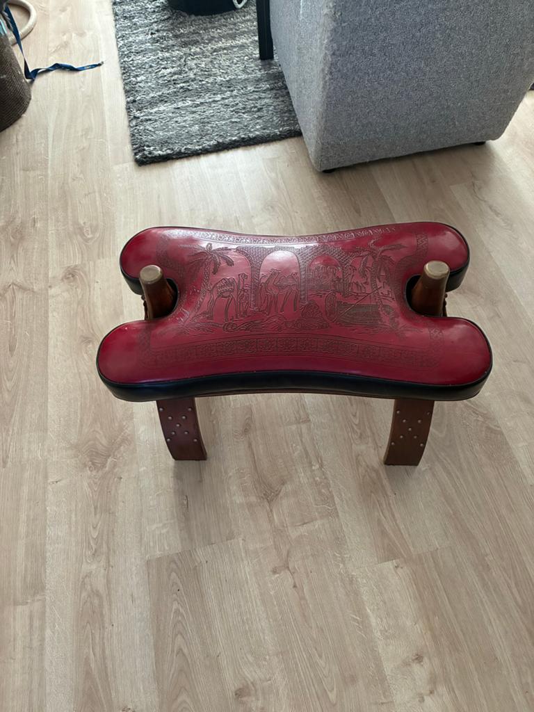 Mooi goed uitziend kamelen bankje, Ophalen