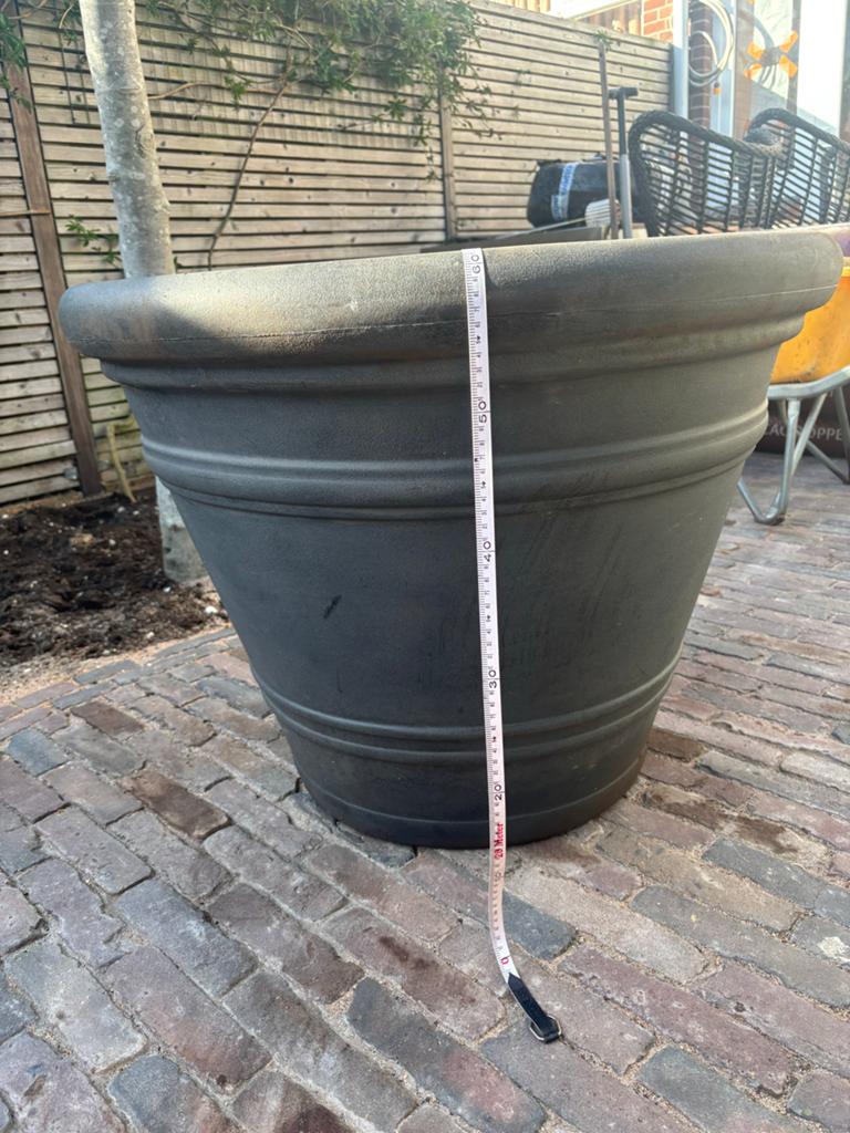 Grote grijze kunststof pot, diameter: 80 cm, hoogte: 60 cm, Ophalen, Kunststof, Gebruikt, 40 cm of meer