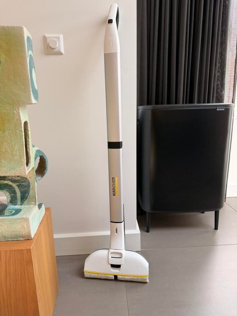 In prijs verlaagd: Karcher electrische dweil / vloerreiniger, Ophalen of Verzenden, Mop of Dweil
