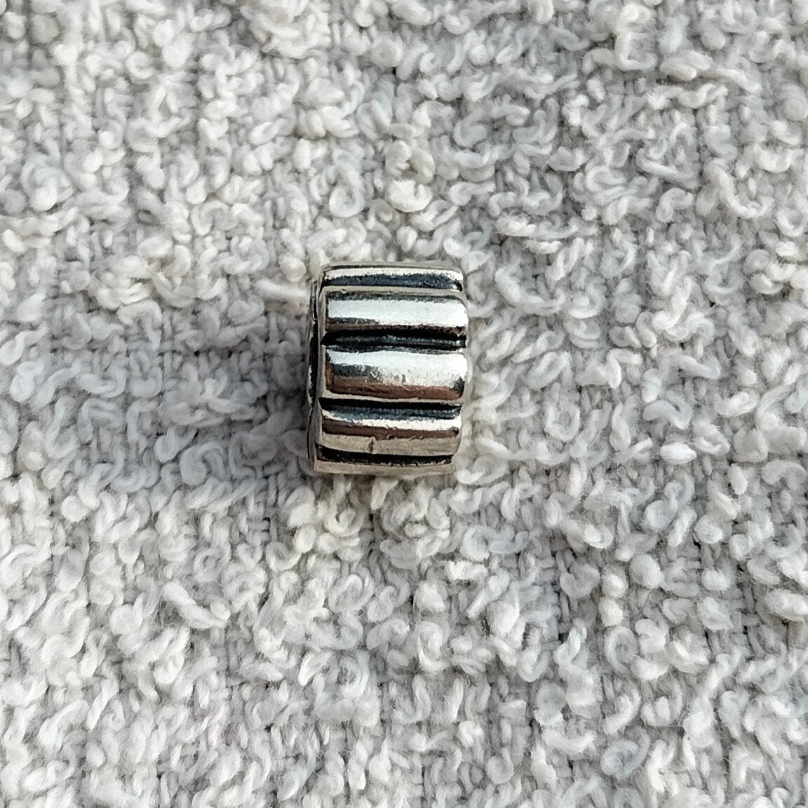 zilveren clip voor bedelarmband, Overige merken, Ophalen of Verzenden, Zo goed als nieuw, 1 bedel