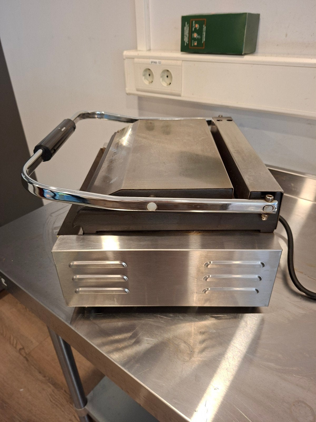 2 stuks CaterTech Contactgrill - Professioneel en Krachtig, Ophalen
