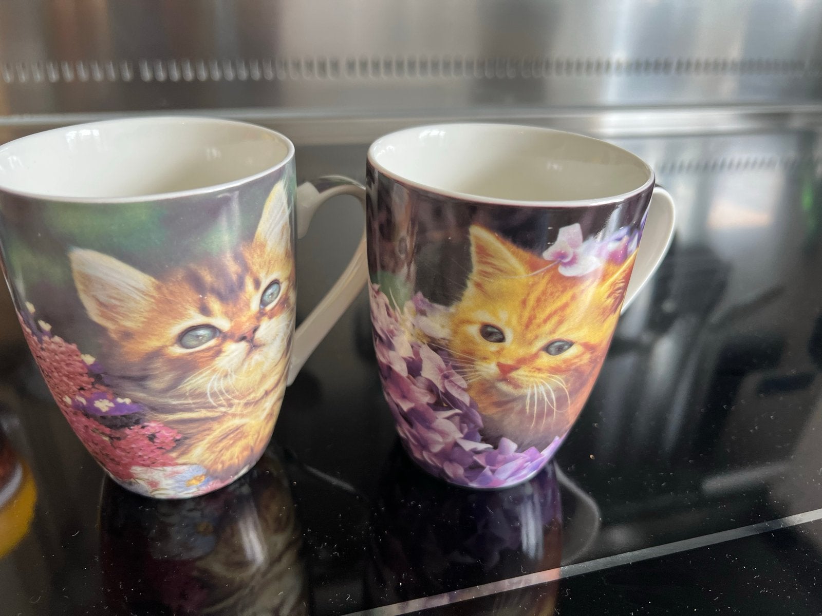 Gratis: Set van 2 mokken met schattige kattenprint, Keramiek, Zo goed als nieuw, Modern, Mok