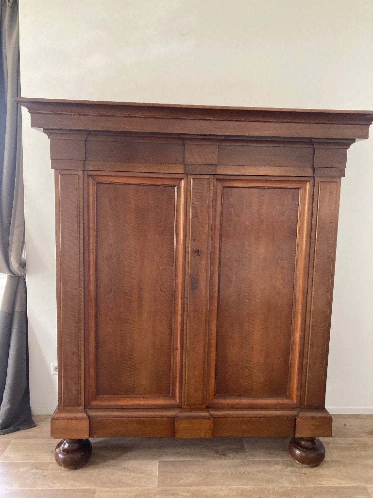 Drenthe pastoors kast, Ophalen, Kersenhout, Gebruikt, Met deur(en)