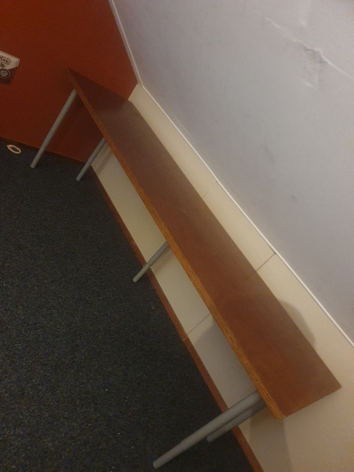 Lange houten bank met metalen poten, Gebruikt, Bruin, Industrieel, Functioneel, Ophalen of Verzenden