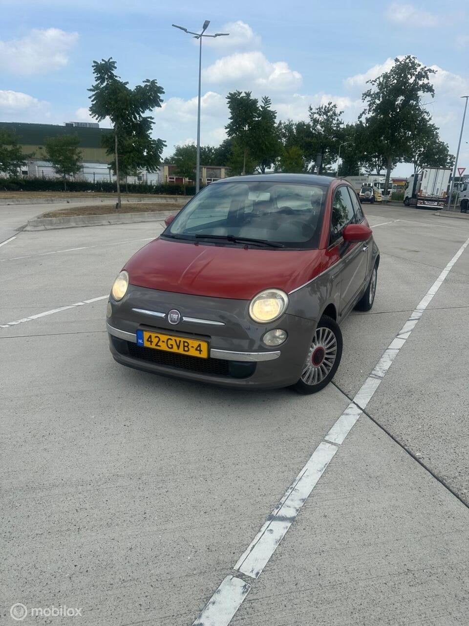 Fiat 500 1.2 Lounge CarPlay PANO TREKHAAK UNIEK, Gebruikt, 4 cilinders, 840 kg, 4 stoelen