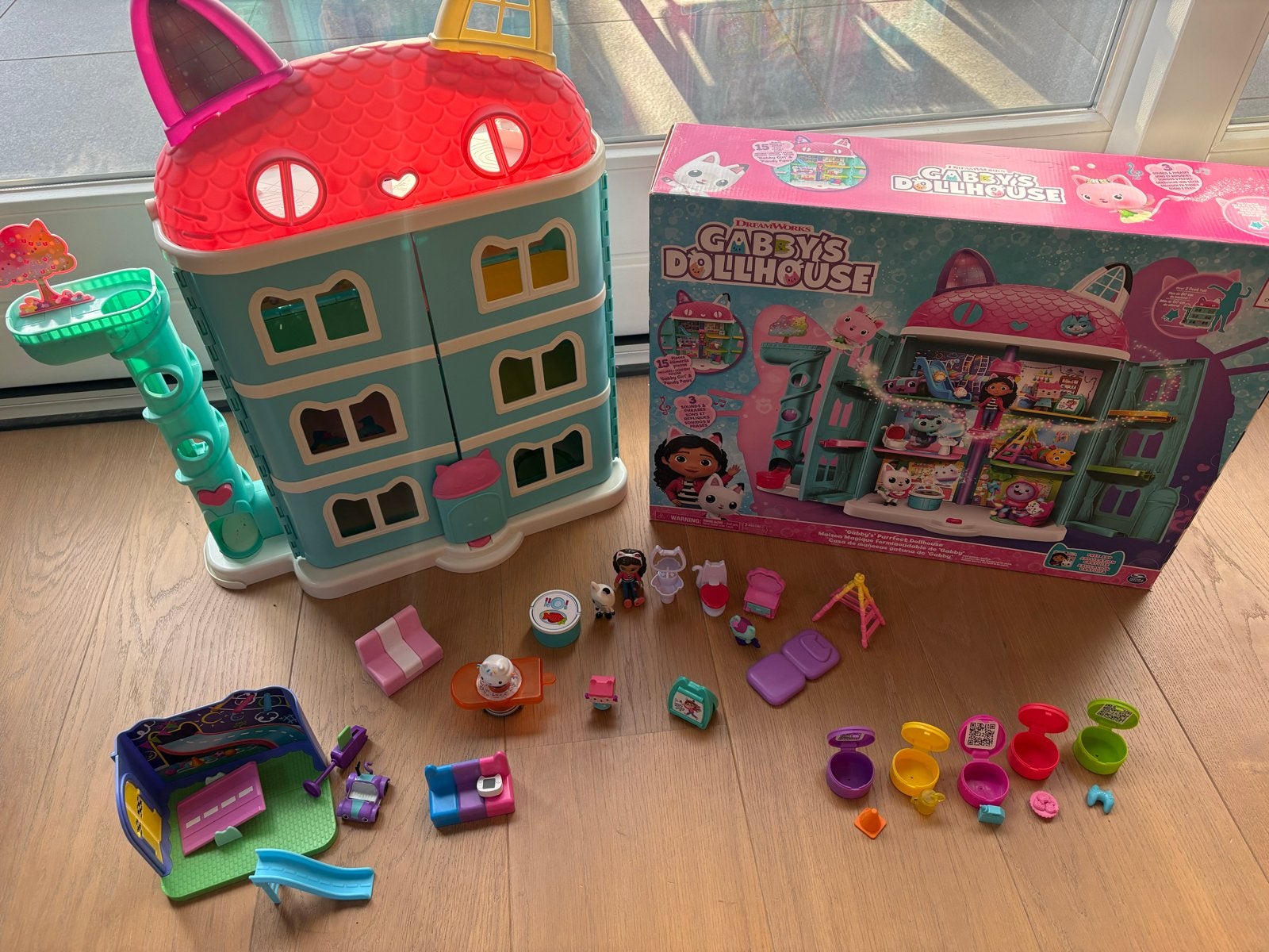 Gabby's Poppenhuis met accessoires en originele doos, Ophalen of Verzenden, Zo goed als nieuw, Poppenhuis
