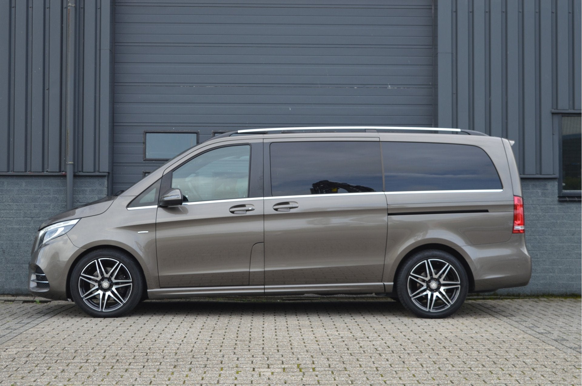 Mercedes-Benz V-Klasse 250d Lang DC Avantgarde | AMG | 360 C, Auto's, Automaat, Verwarmde buitenspiegels, Achterwielaandrijving