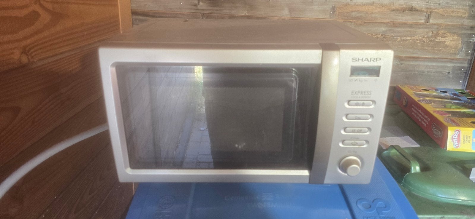 Sharp magnetron - zo goed als nieuw, Minder dan 45 cm, Ophalen of Verzenden, Draaiplateau, Vrijstaand