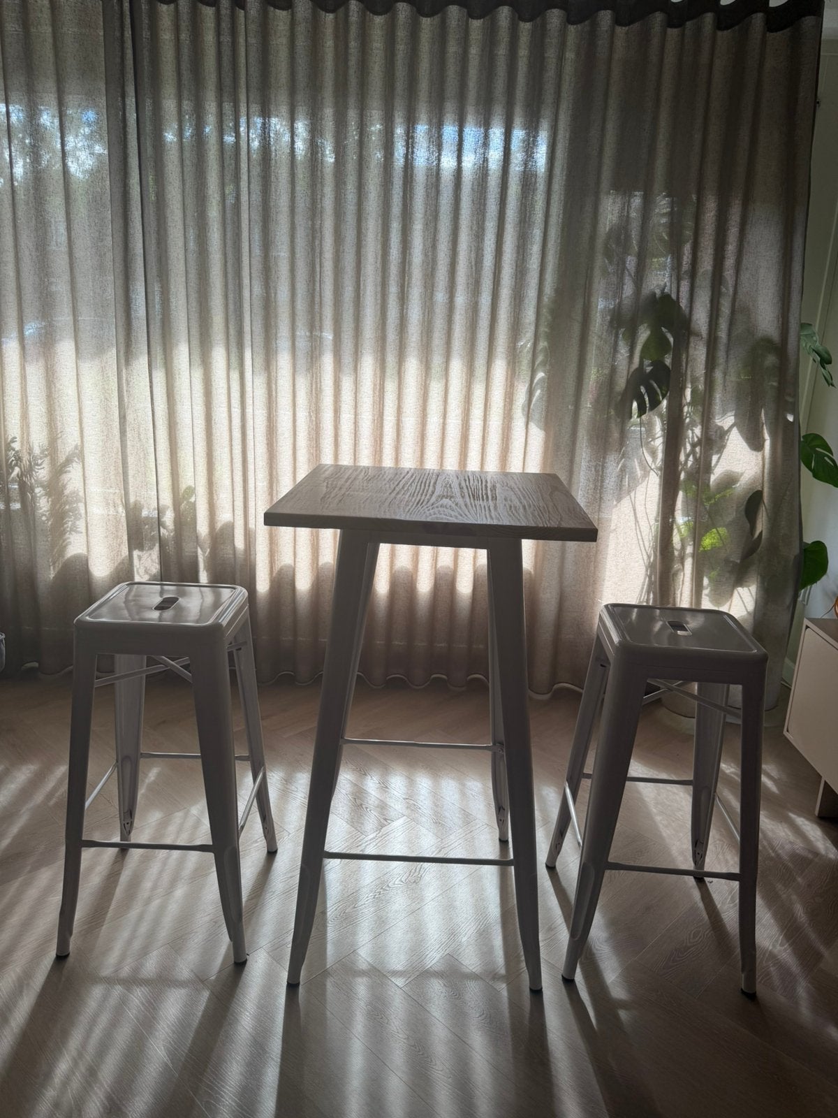 sklum table + 2 bar chairs, Huis en Inrichting, Ophalen, Gebruikt, 90 cm of meer, Hout