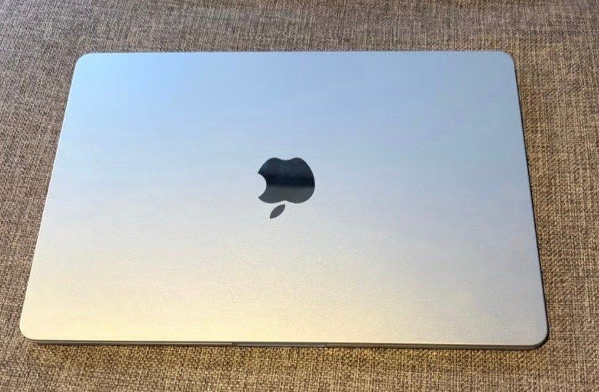 Z g.a.n.Mac Book MR4 van een paar maanden oud