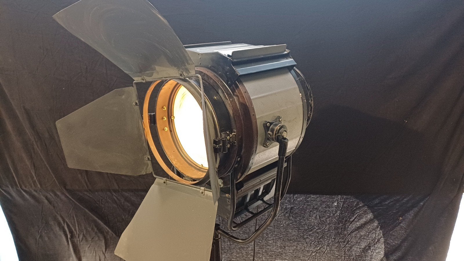 Grote Vintage Retro Fresnel Spot met Koude LED Lamp, Ophalen