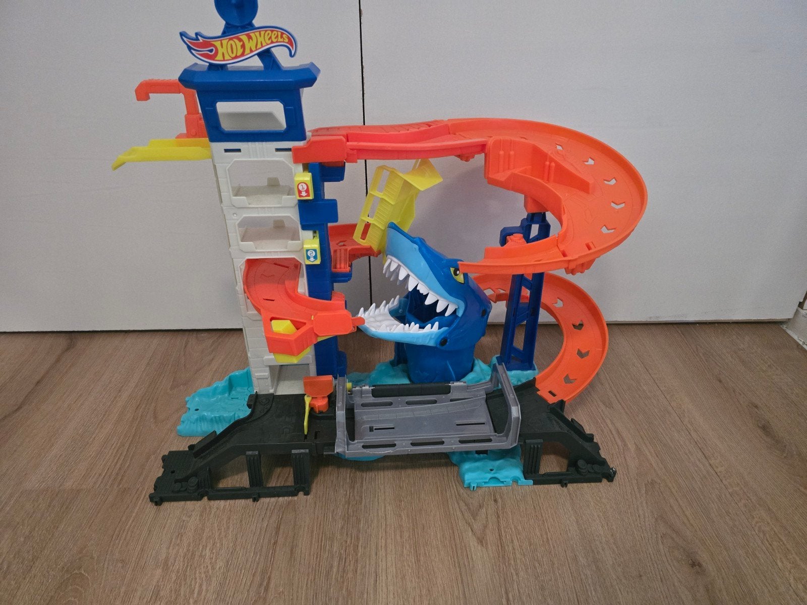 Hot Wheels City Ontsnap aan de Haai speelset, Ophalen, Gebruikt