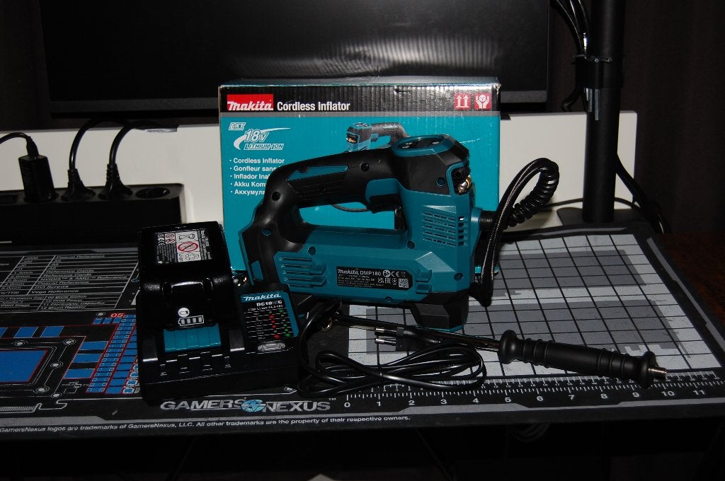 Makita DMP180Z draagbare luchtcompressor met veel extra's, Ophalen of Verzenden, Zo goed als nieuw
