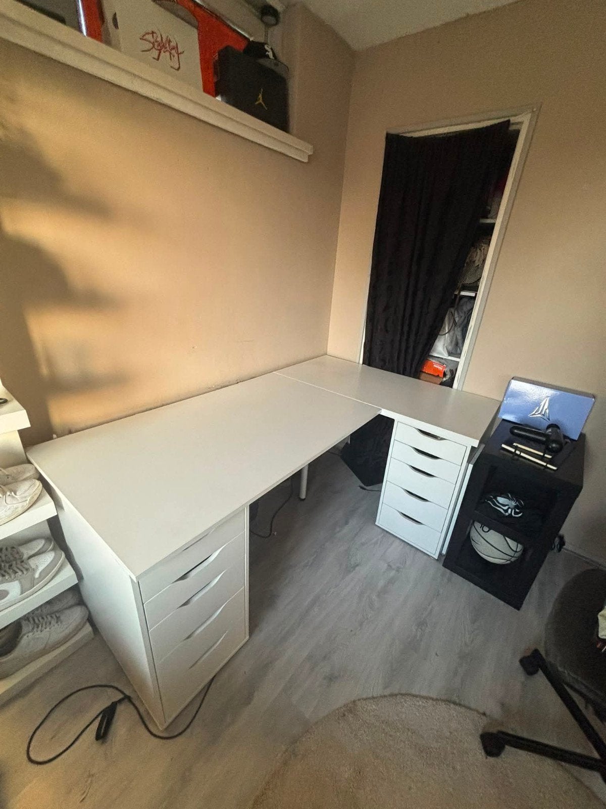 Hoekbureau met lades - Wit, Modern en Praktisch, Huis en Inrichting, Bureaus, Met lades, Gebruikt, Spaanplaat of MDF, Hoekbureau