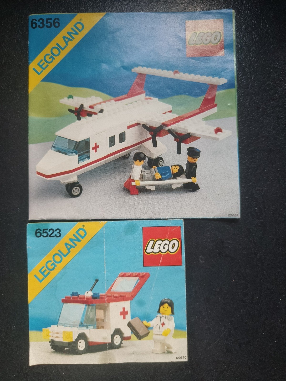 Twee beschrijvingen Legoland, Ophalen of Verzenden