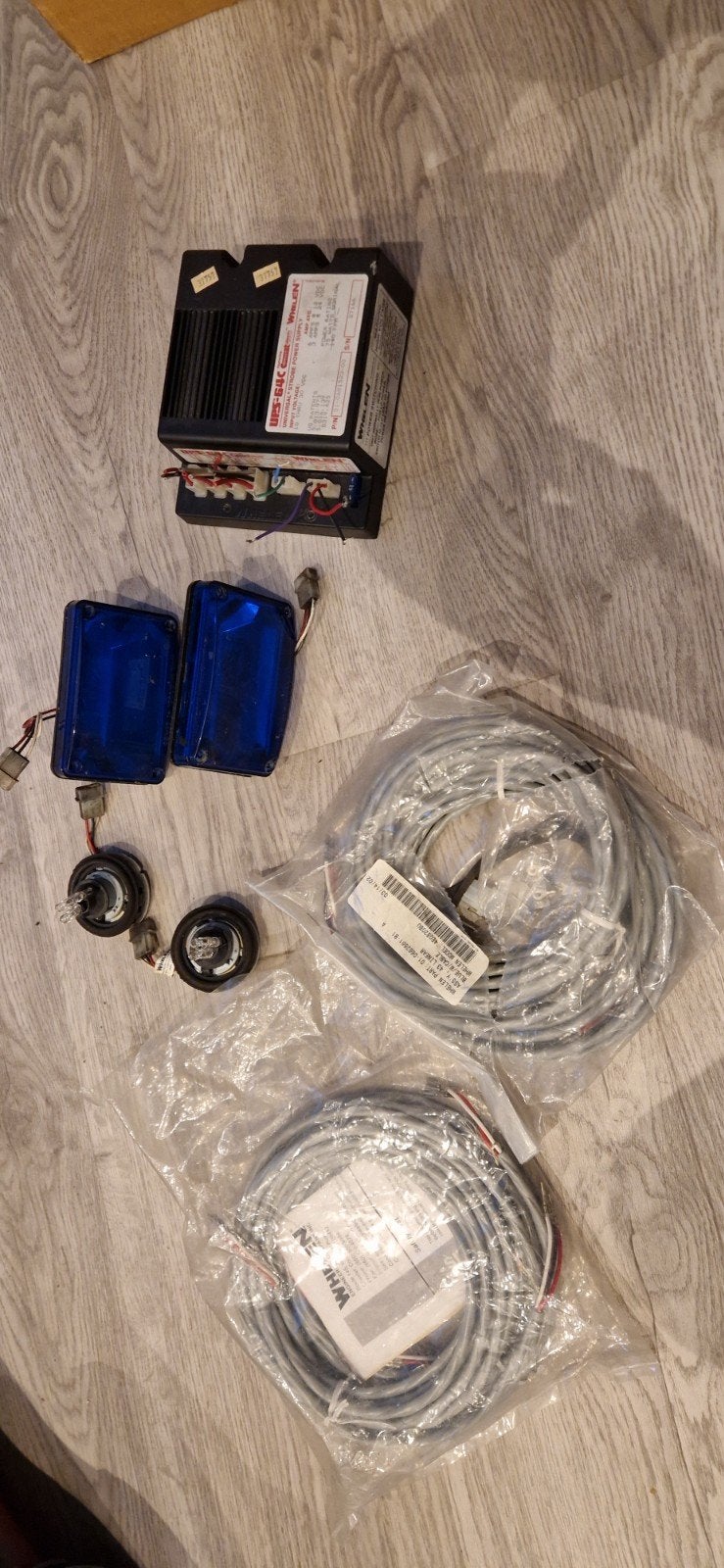Whelen Strobe Set - UPS-64C Controller en Blauwe Flitsers, Ophalen of Verzenden