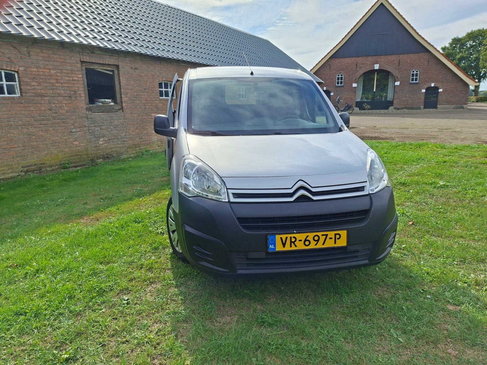 Citroën Berlingo 1.6 HDI 66KW 2015, 4 cilinders, Origineel Nederlands, 1560 cc, Zilver of Grijs