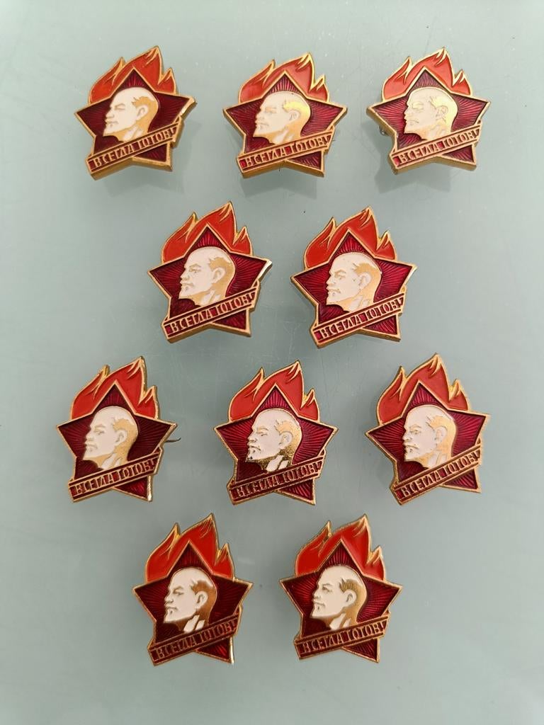 Vintage Sovjet Lenin pins/speldjes., Verzamelen, Speldjes, Pins en Buttons, Ophalen of Verzenden, Zo goed als nieuw, Overige onderwerpen