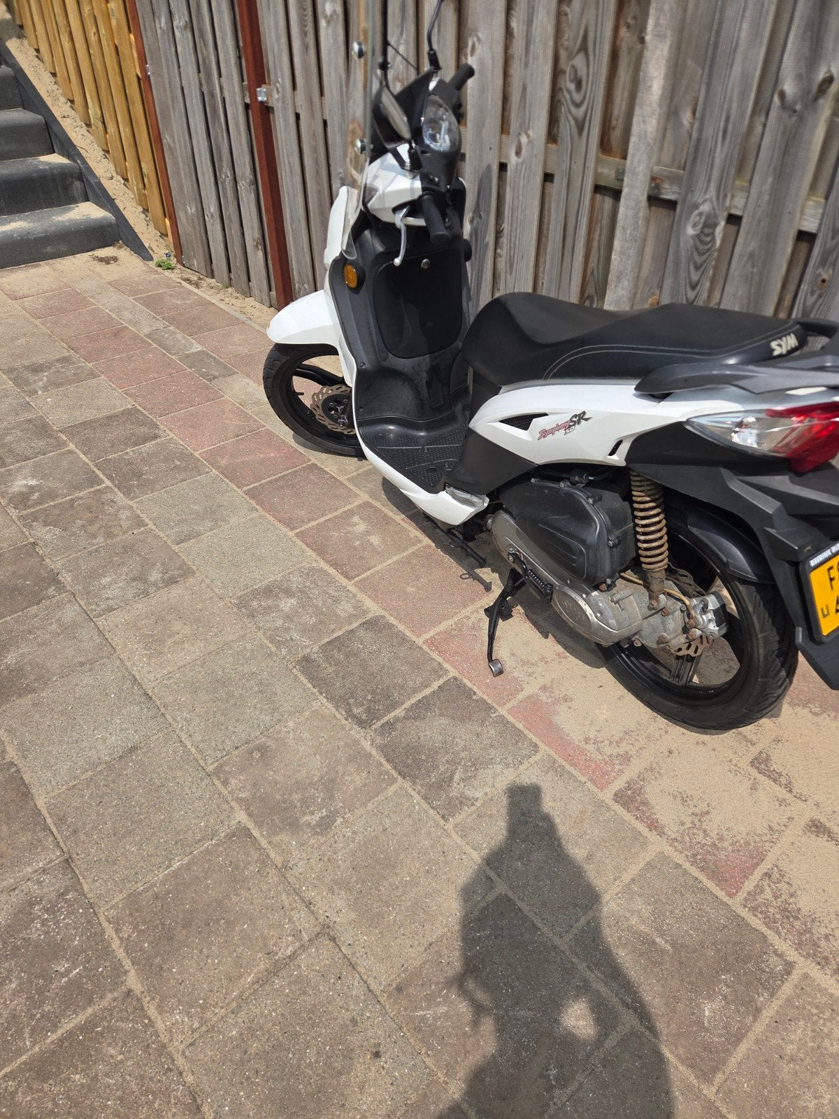 Witte SYM Scooter - Goed onderhouden, Fietsen en Brommers, Gebruikt, Overige modellen, Maximaal 45 km/u, Ophalen of Verzenden