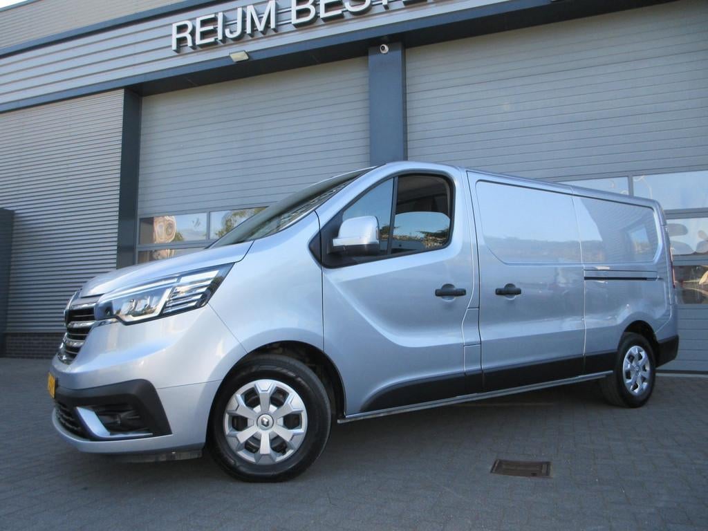 Renault Trafic 2.0 dCi L2, 131pk, LED, 2xSchuifdeur, Navigat, Voorwielaandrijving, Stof, Gebruikt, 4 cilinders