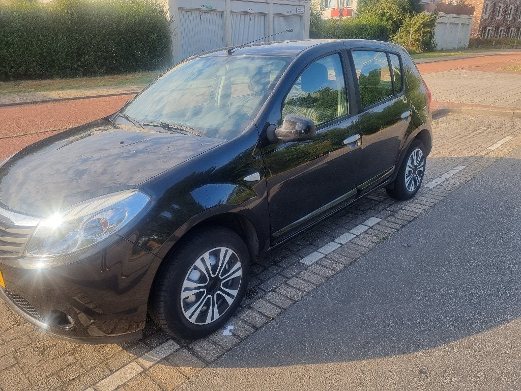 Dacia Sandero 1.2 16V 55KW 2010 Zwart, Voorwielaandrijving, Stof, 74 pk, 31 €/maand