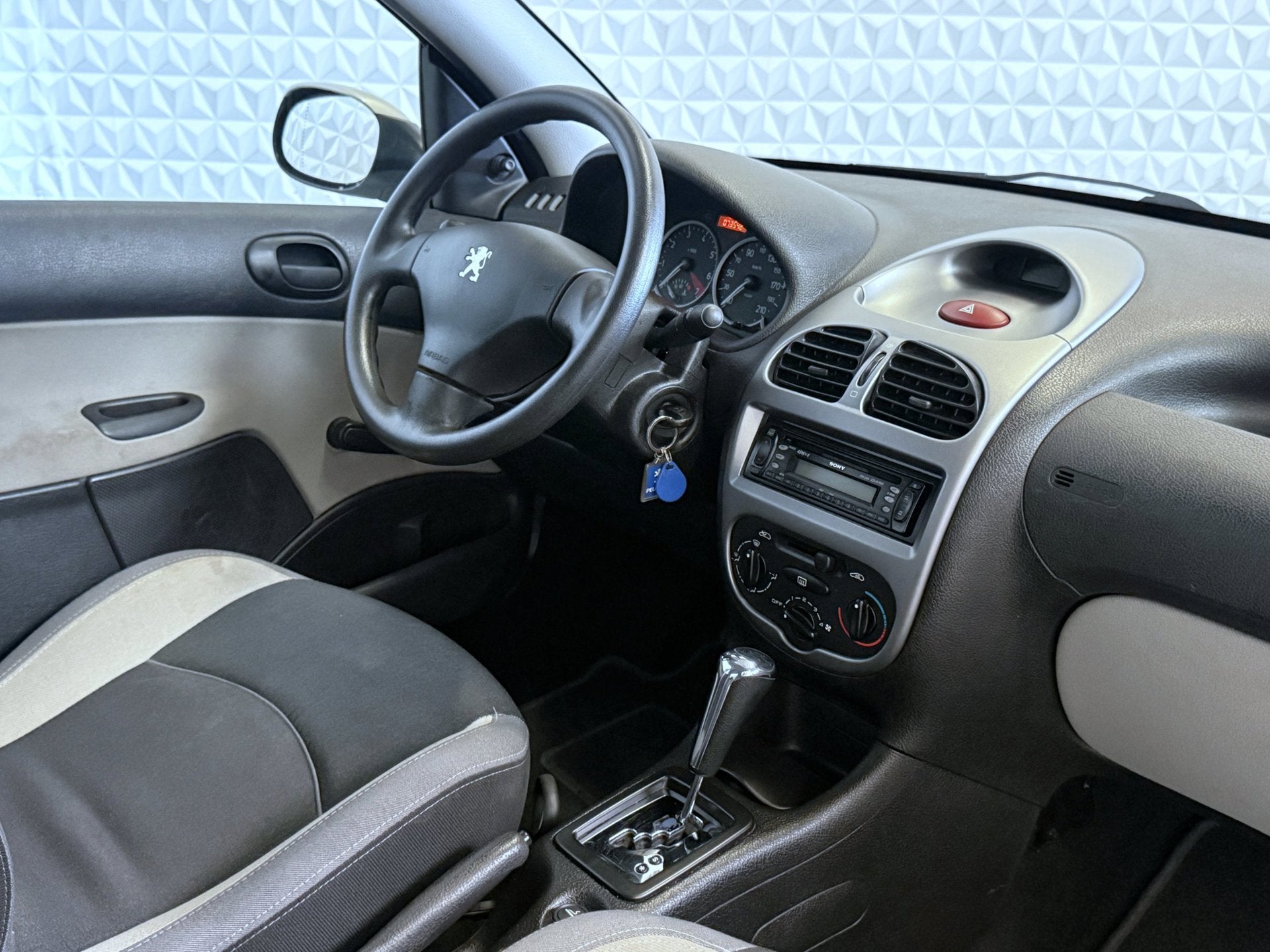 Peugeot 206 1.4 X-Design AUTOMAAT / 74.000km (2005), Auto's, Metallic lak, Bedrijf, 75 pk, 1100 kg