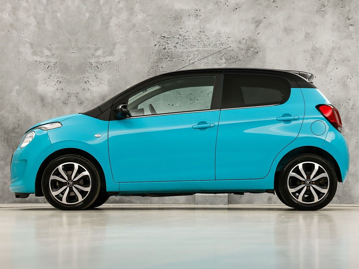 Citroën C1 1.0 e-VTi OceanBlue Sport (NAP, NAVIGATIE, CAMER, Voorwielaandrijving, 12 maanden, Gebruikt, 4 stoelen