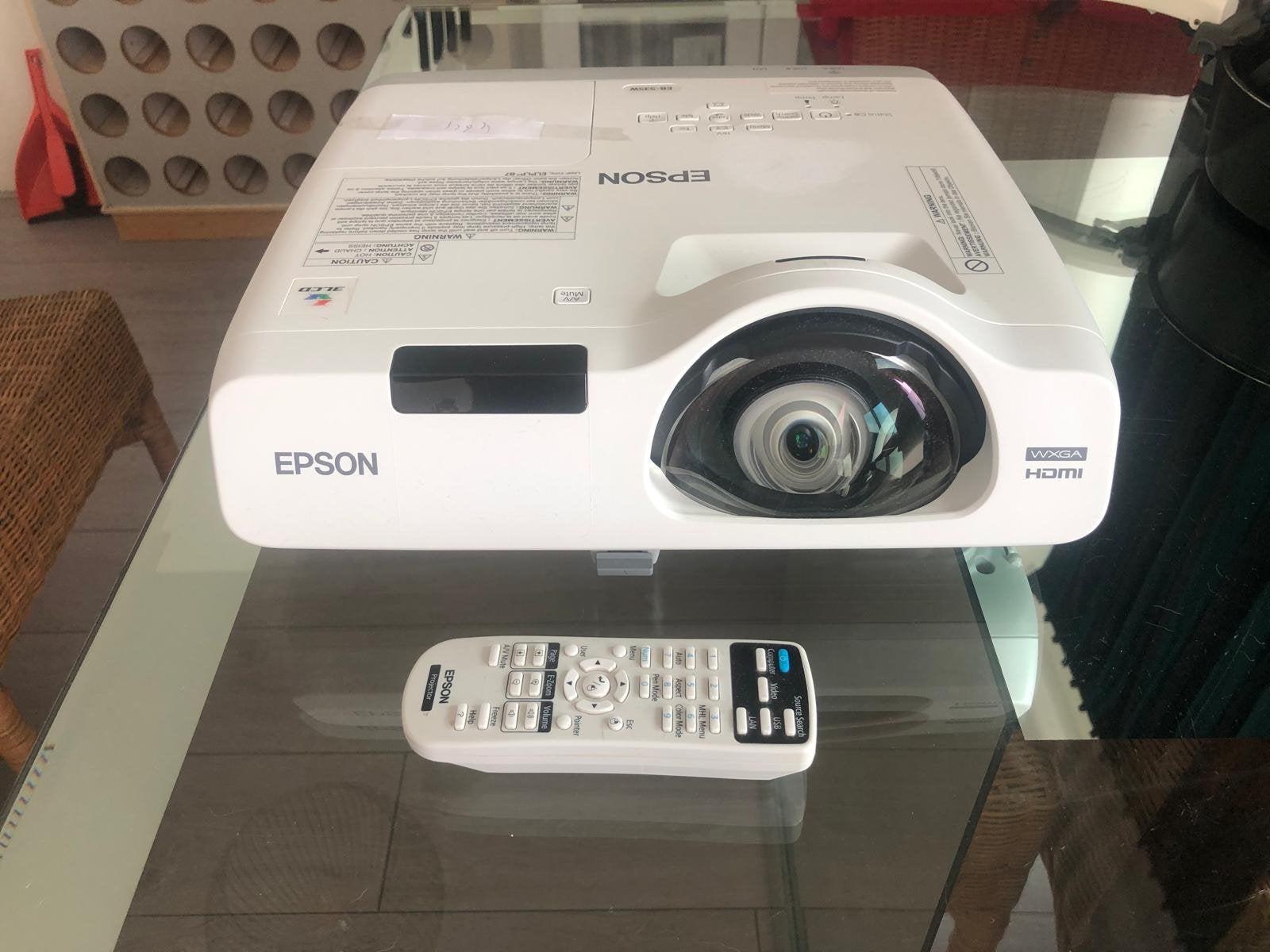 Nette Epson EB535W Pro Shorttrow Beamer 1366uur vd 5000 uren, HD (720), Epson, Ophalen of Verzenden, Zo goed als nieuw