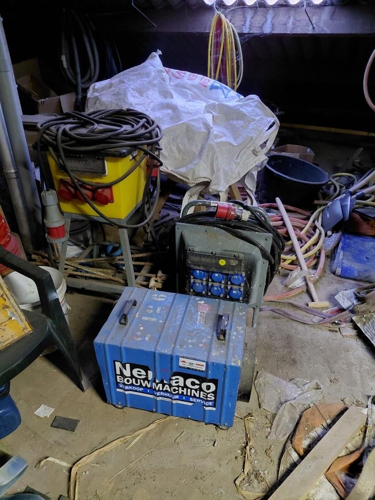 Te koop: Dakramen, MDF Platen en diverse machines, Doe-het-zelf en Verbouw, Gereedschap | Overige machines, Gebruikt, Ophalen