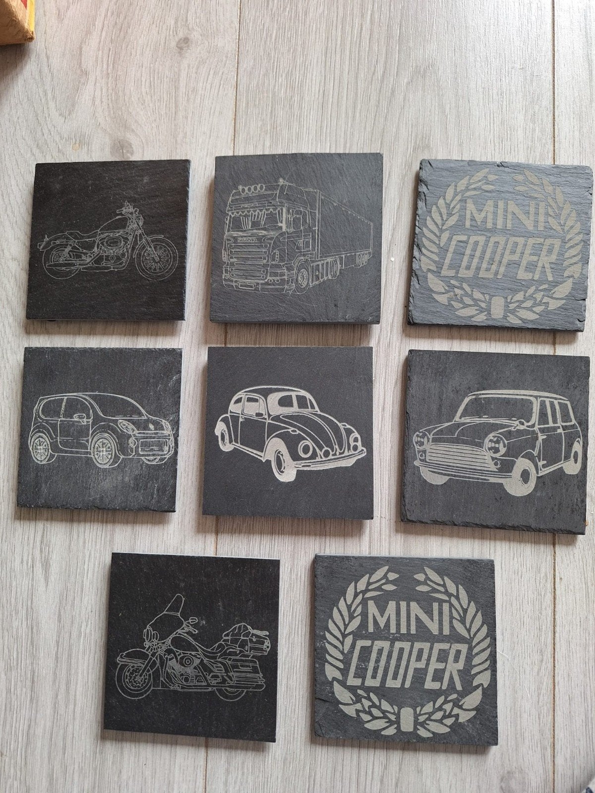 onderzetters mini, kever, BMW, Renault, Ophalen of Verzenden, Glasonderzetter, Gebruikt, Steen/keramiek