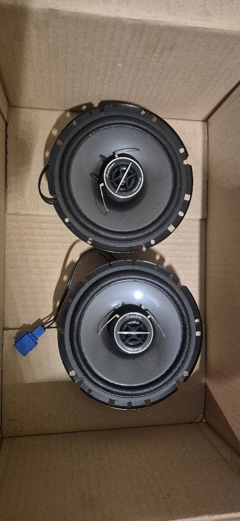 Pioneer autospeakers, Ophalen, Nieuw