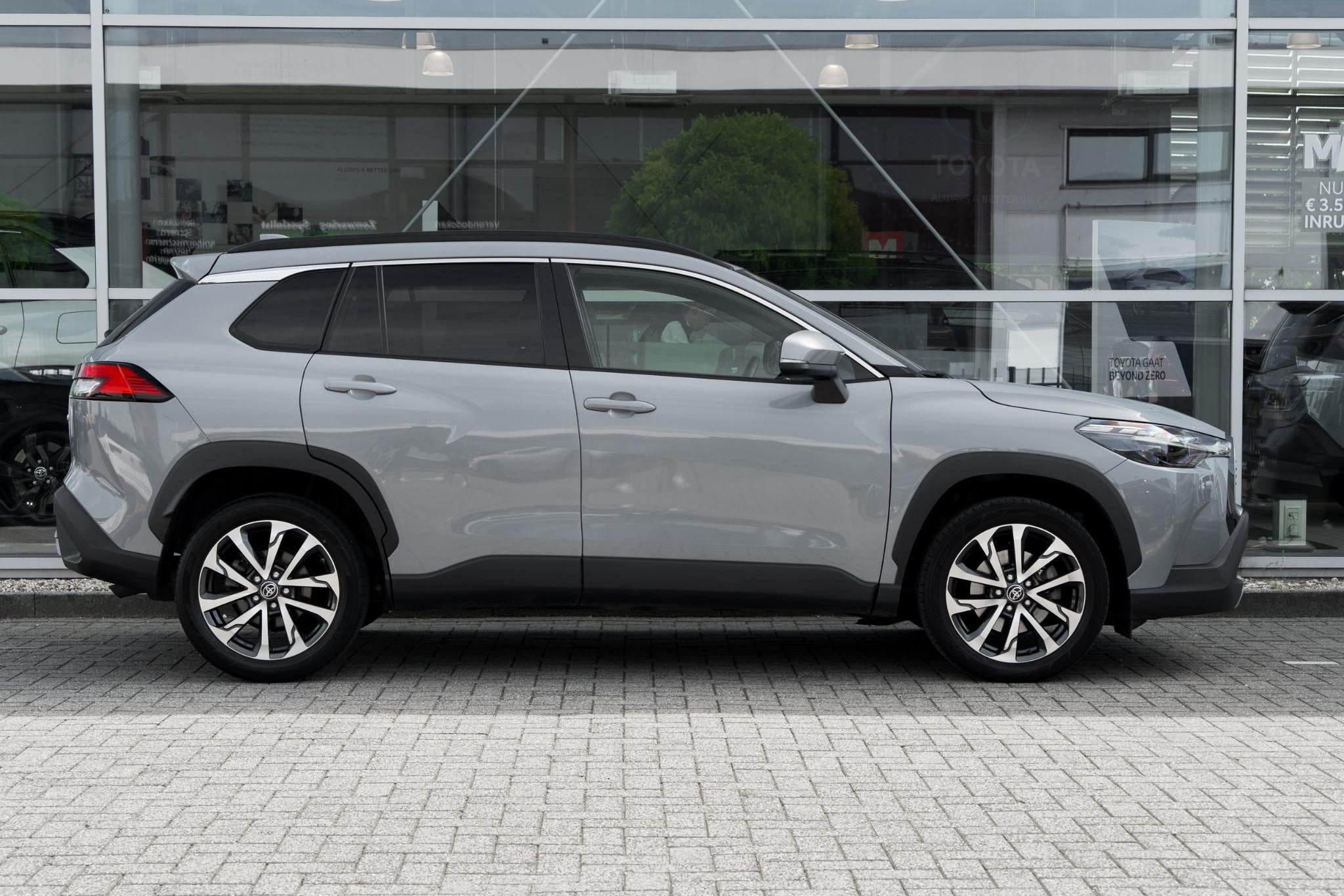 Toyota Corolla Cross Hybrid 140 Business Plus, Gebruikt, 4 cilinders, Leder en Stof, Origineel Nederlands